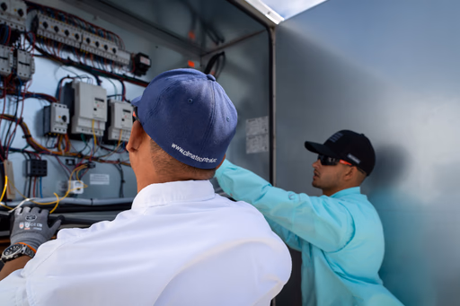 Commercial HVAC contractor providing AC repair and installation services